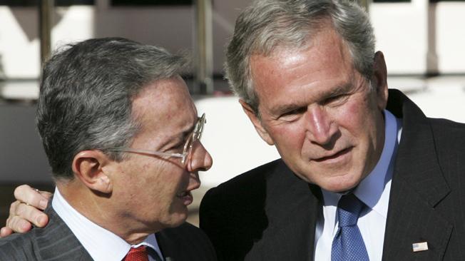 Alvaro Uribe y George Bush
