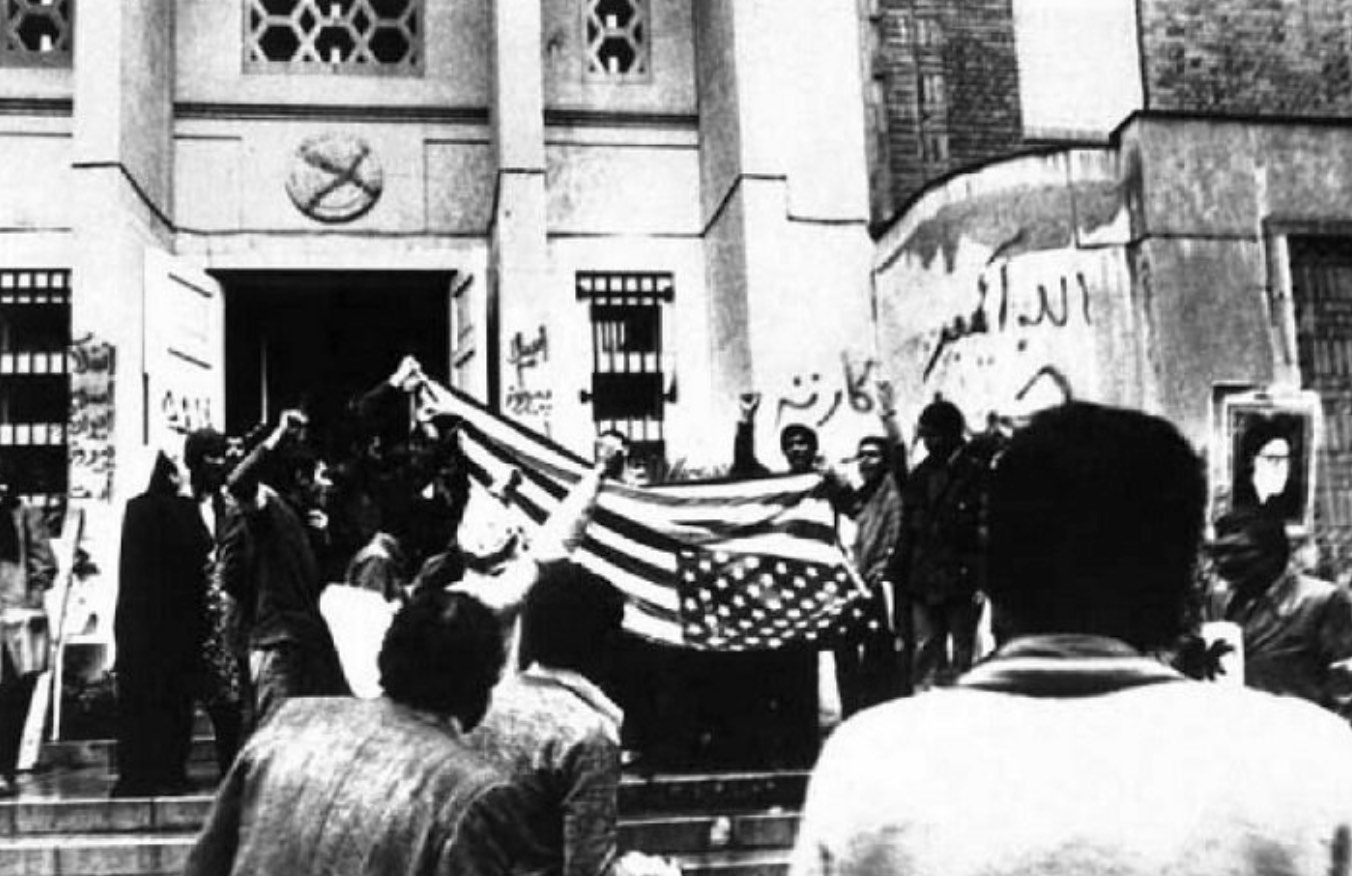 Embajada americana, Crisis de los rehenes en Teherán de 1979, Revolución Iraní