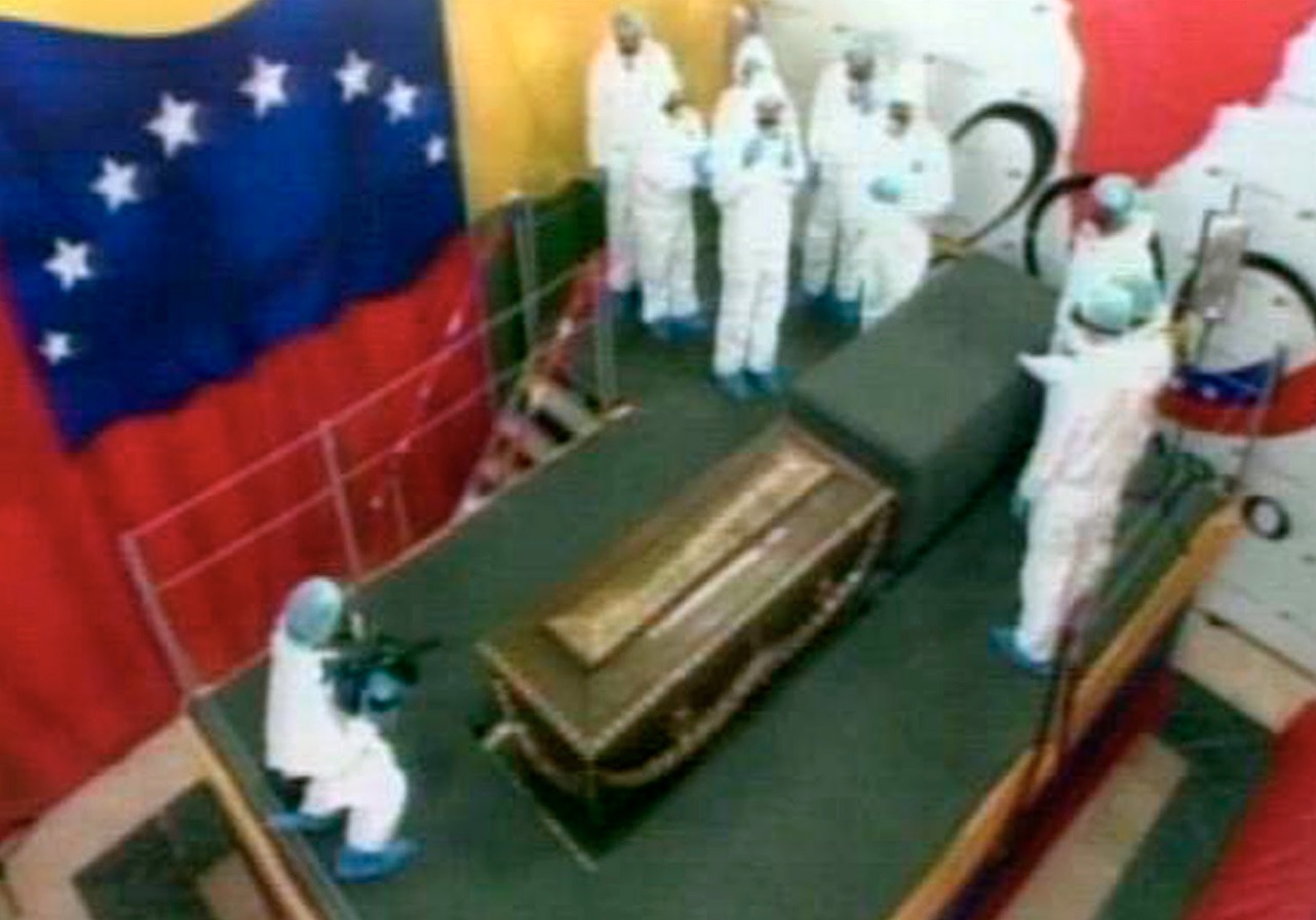 Exhumación de los restos de Simón Bolívar