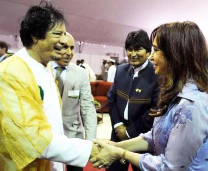 CFK junto a Khadafy