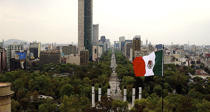 Asuntos Capitales, Isaac Katz, México DF