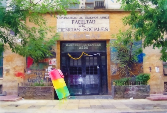 UBA Sociales, Universidad y despilfarro, Estudiantes extranjeros en universidades argentinas