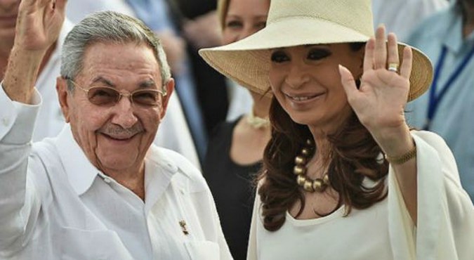 Cristina Kirchner y Raúl Castro, Genocidio, Dictadura cubana