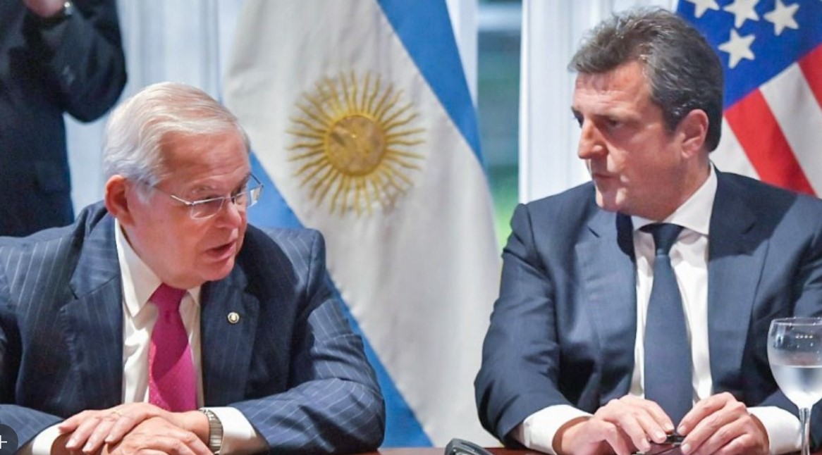 Sergio Massa y el Senador Demócrata Bob Menéndez en Argentina