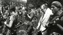 Raúl Alfonsín, La Tablada, Ataque al regimiento, Izquierda y Unión Cívica Radical, Fuerzas Armadas