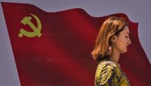 China, mujer uighur, Represión, Dictadura, Espionaje contra ciudadanos chinos y extranjeros