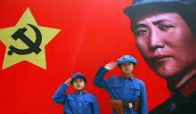 Chicos chinos en uniforme militar, Mao Tse Tung