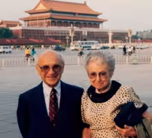 Milton Friedman y esposa